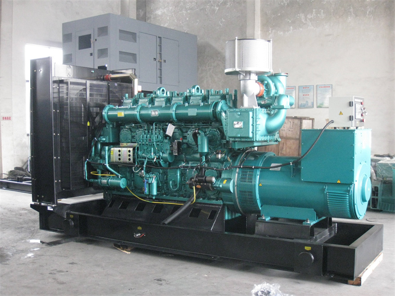 金坛200KW 柴油发电机的油耗是多少？