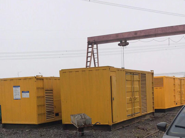 金坛100kw柴油发电机组每小时油耗？