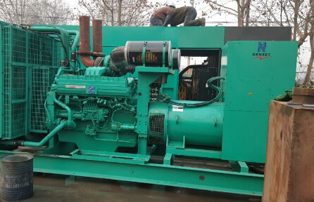 金坛发电机组如何判断水冷式机油散热器内部是否需要清洗？